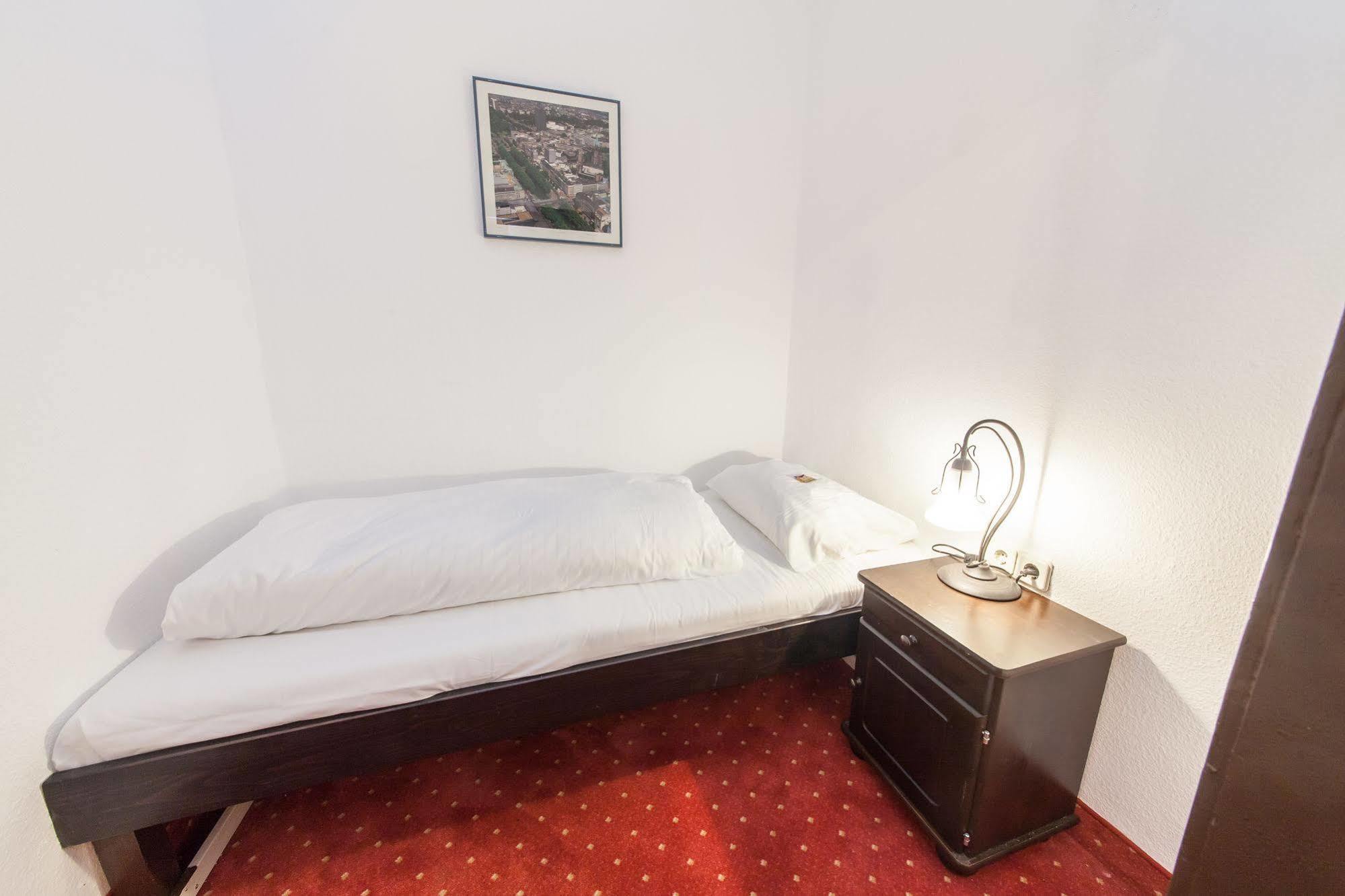 Hotel An Der Oper Duesseldorf Dış mekan fotoğraf